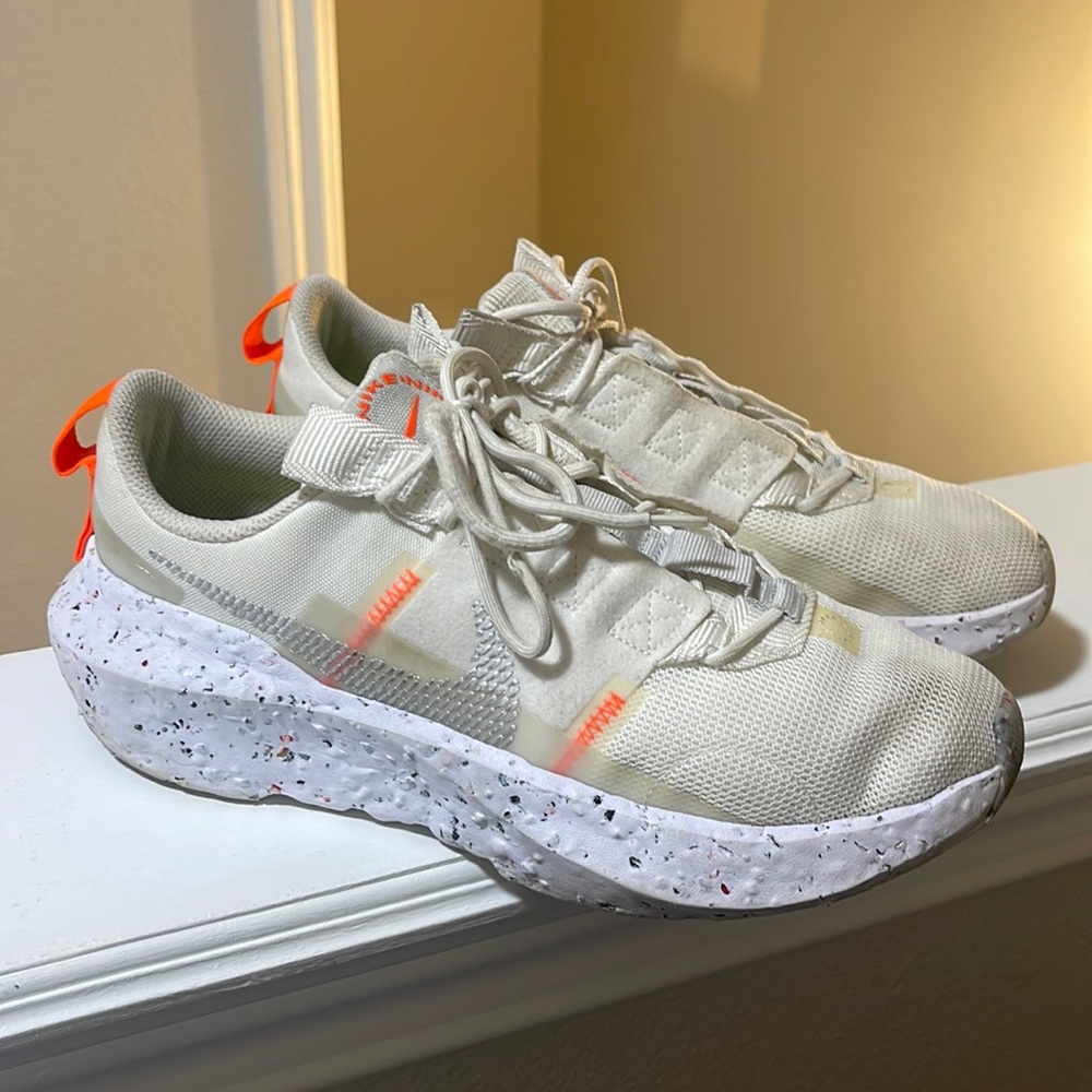 Women’s Nike sneakers